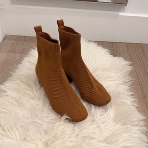 Everlane Tan Ribbed Ankle Booties